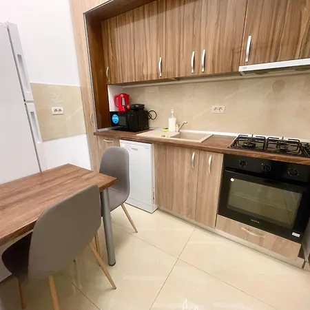 Adress Dd19 Apartment *